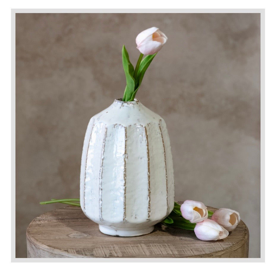 7.25" White Scallop Vase
