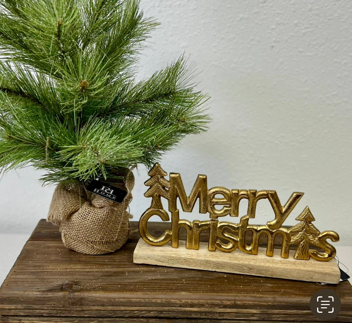 WOOD AND GOLD MERRY CHRISTMAS SIGN