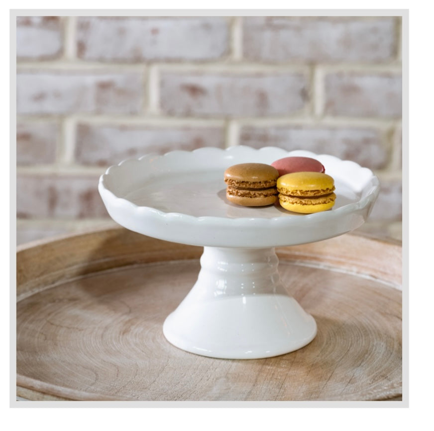 7.5"W WHITE SCALLOPPED PEDESTAL