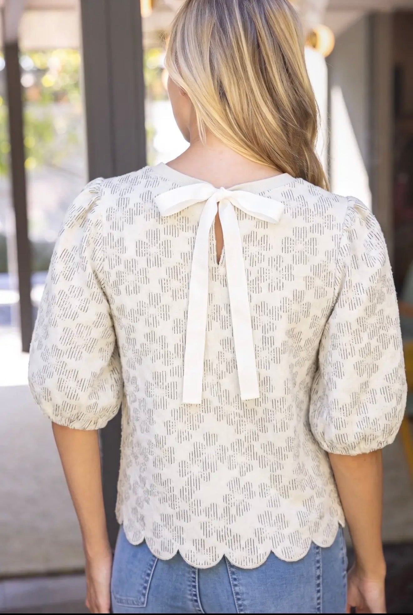 Scalloped Hem Floral Textured Top