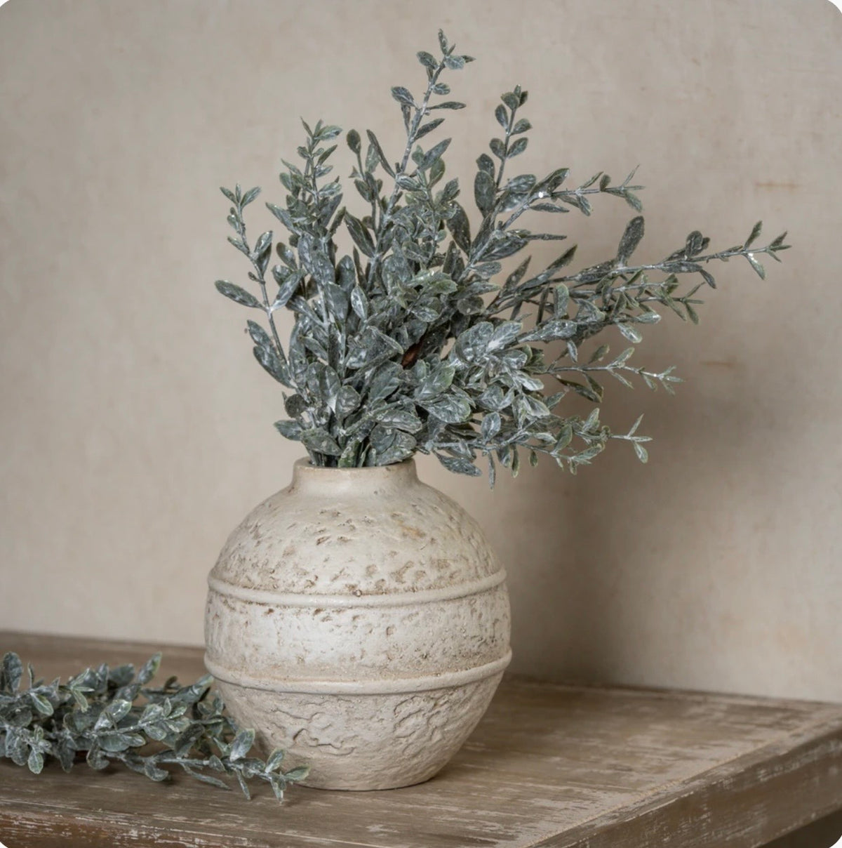 16" GLITTERED SAGE RUSCUS LEAF PICK