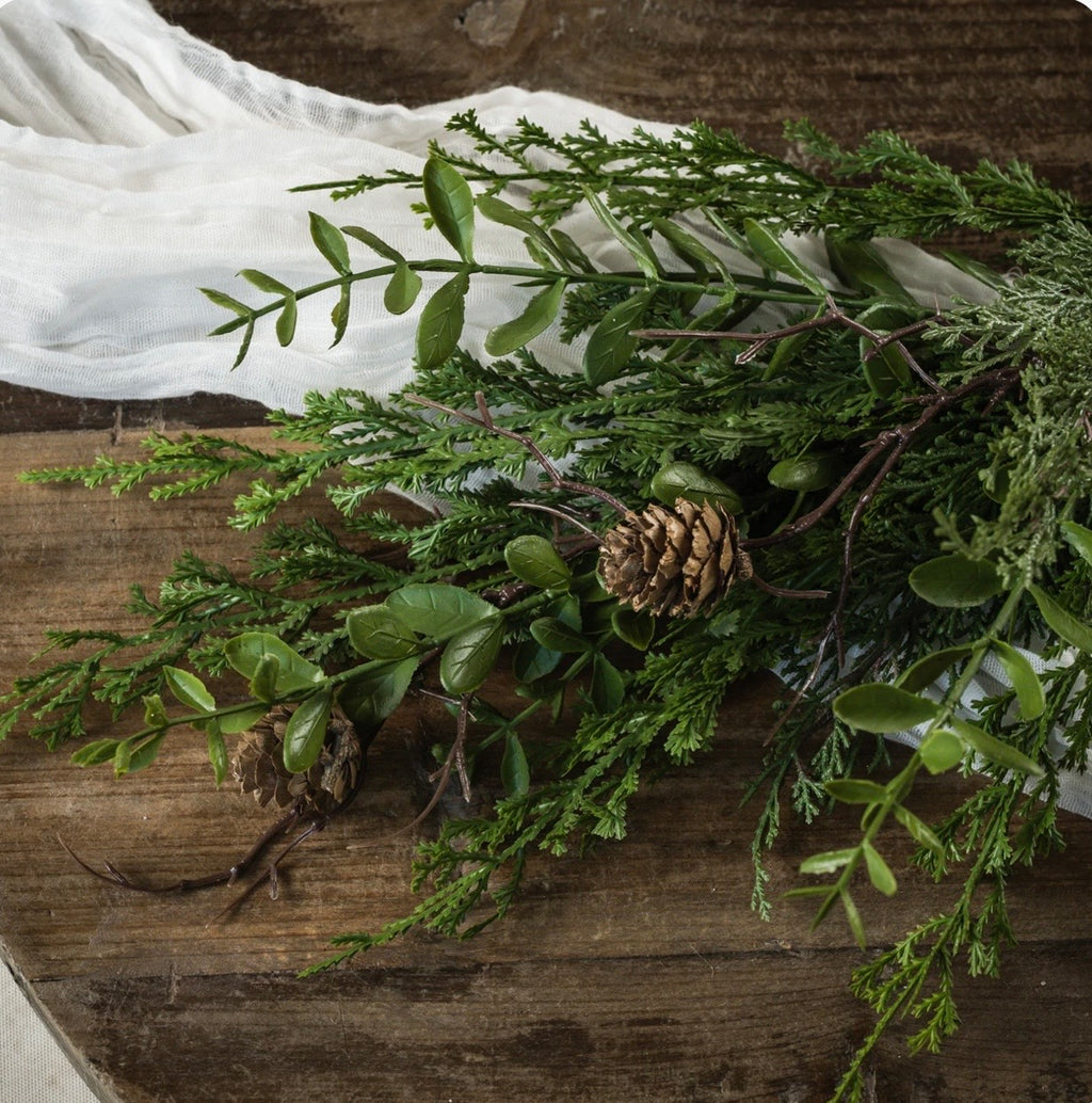 17" CYPRESS & RUSCUS LEAF W/ PINECONE PICK
