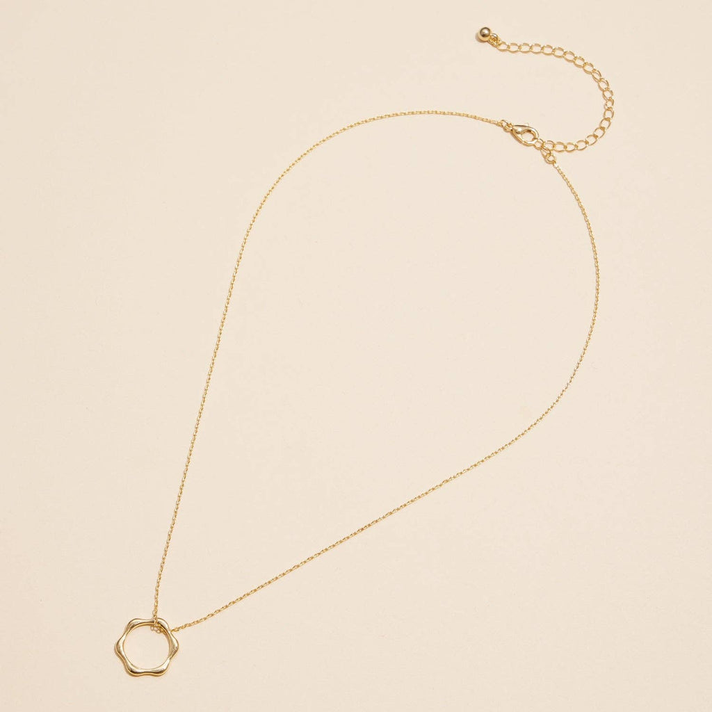 7mm Wavy Circle Charm 18K Gold Dip Necklace