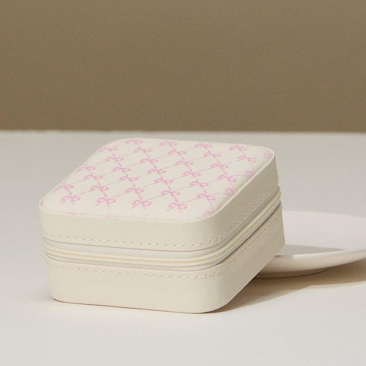 Bow Monogram Print Jewelry Box -Travel Size