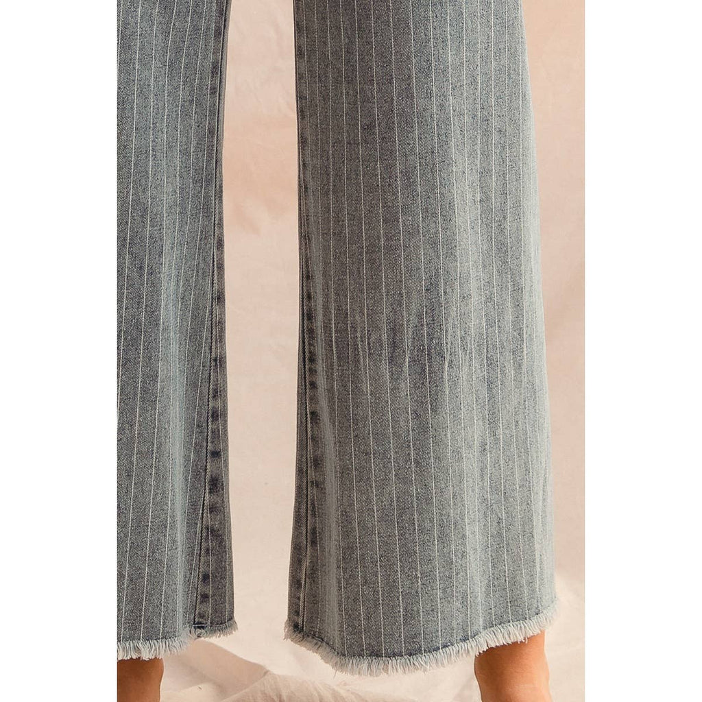 WASHED STRIPE DENIM FRAYED HEM PANTS