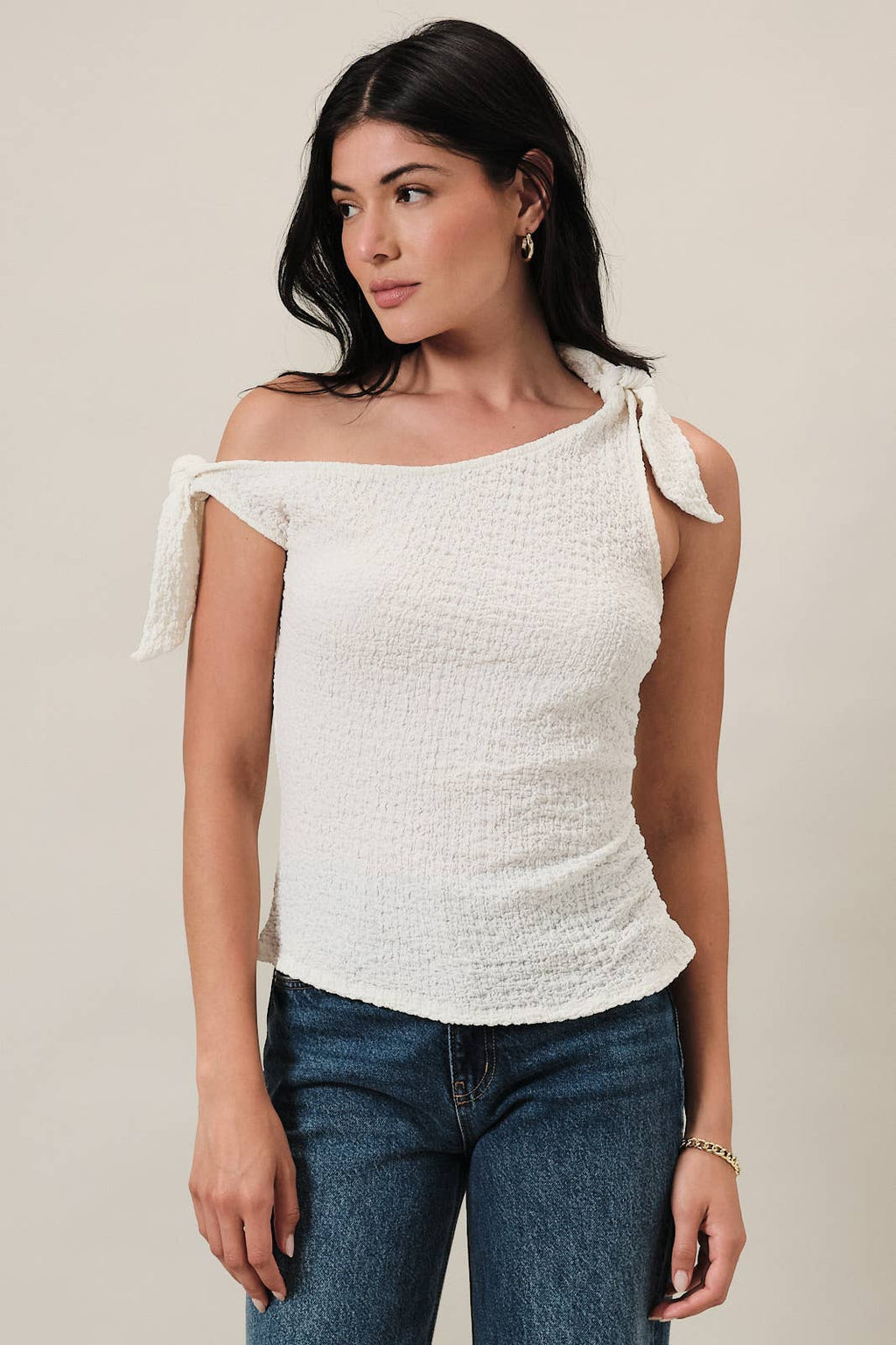 ONE SHOULDER OFF TIE SHOULDER SIDE RUCHED TEXTURED KNIT TOP