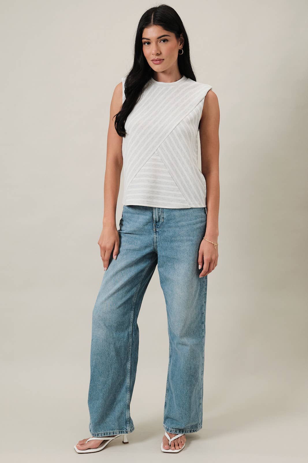 CREW NECK SLEEVELESS DIAGONAL PANEL STRIPE TOP