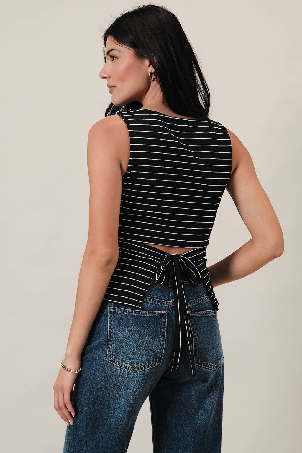 BOAT NECK FRONT SIDE RUCHING BACK RIBBON TIE DETAIL TOP