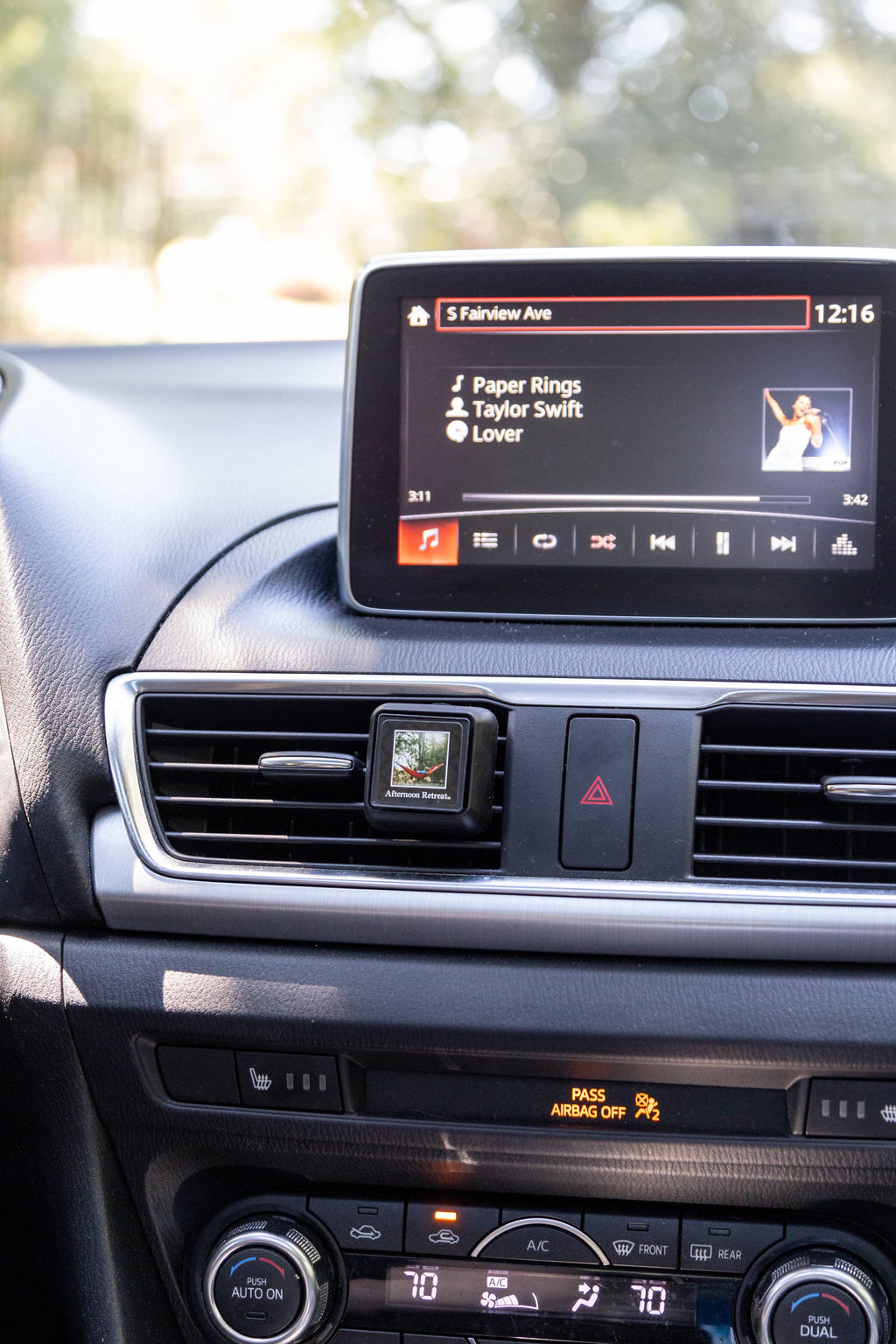 Afternoon Retreat Auto Vent Clip