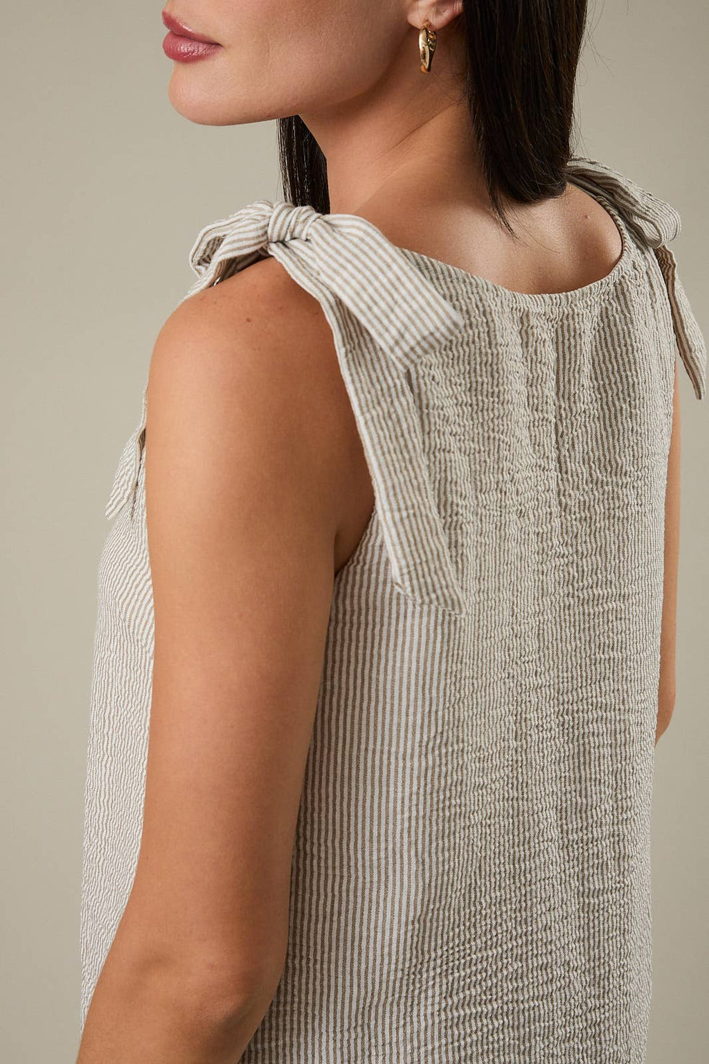 BOAT NECK SLEEVELESS SHOULDER TIE MINI DRESS