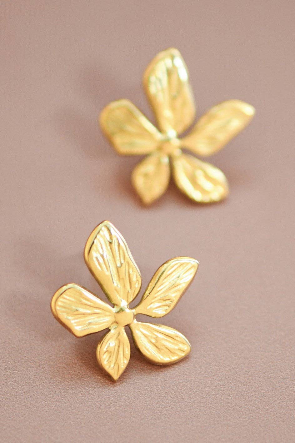 18K Gold Plated Waterproof Stainless Steel Flower Stud Earrings