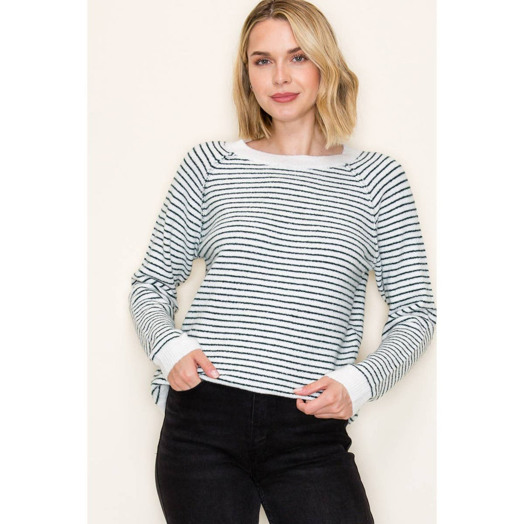 STRIPED PULLOVER SWEATER