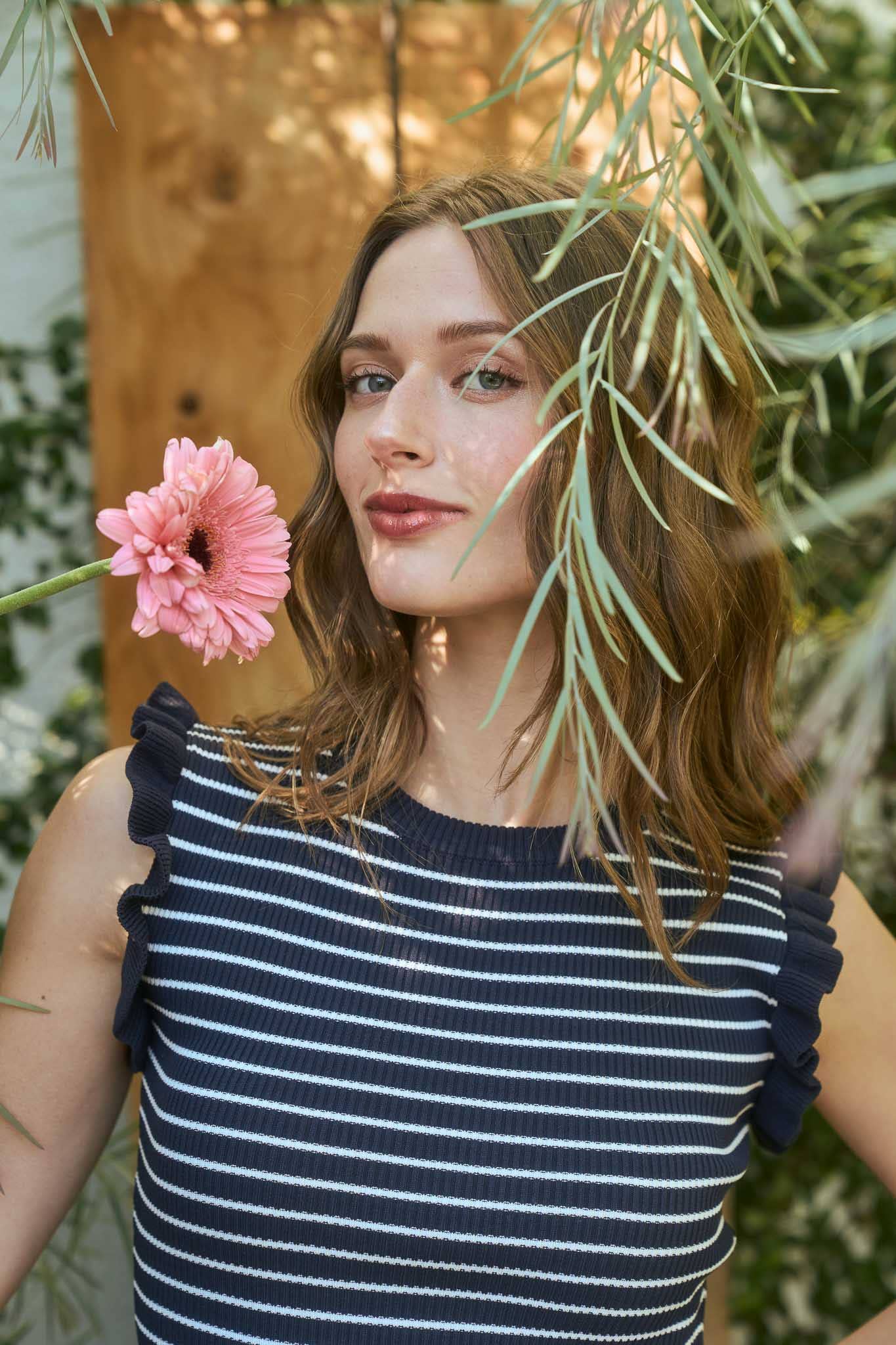 STRIPE RUFFLE TRIM SLEEVELESS PULLOVER SWEATER