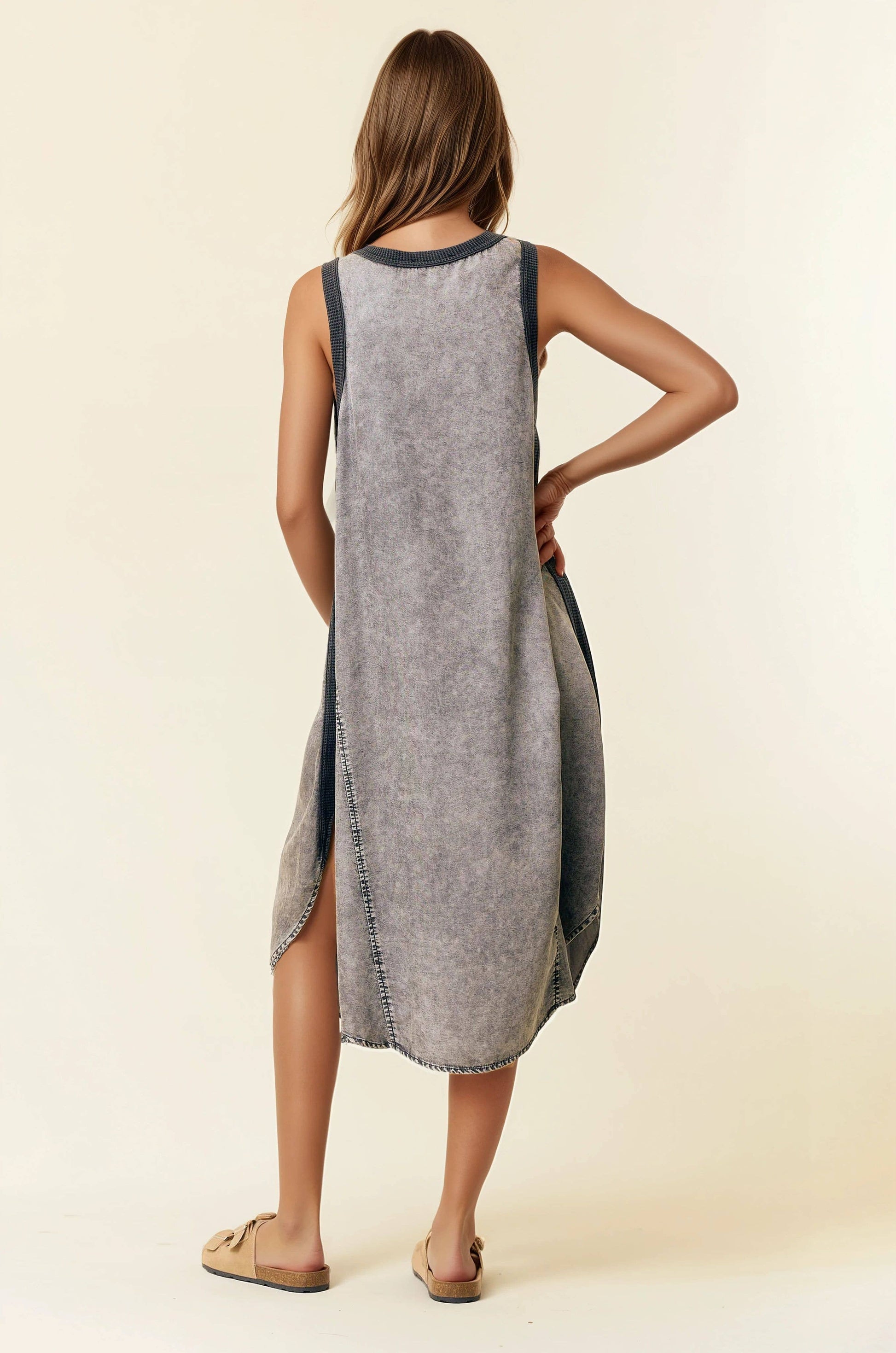 ROUND NECK SLEEVELESS DENIM MIDI DRESS W/ ROUND HEM