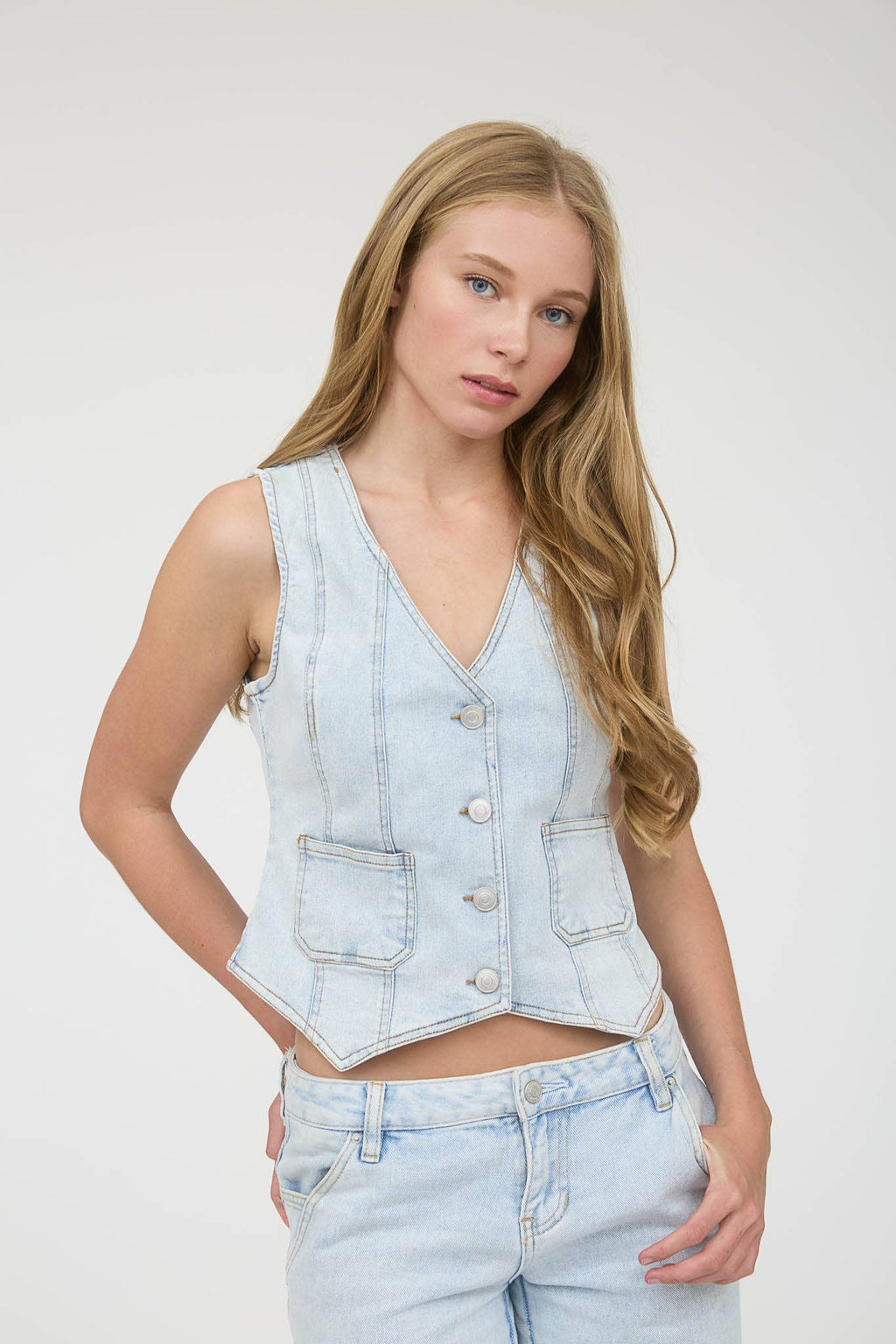 V NECK SLEEVELESS BUTTON DOWN DENIM VEST