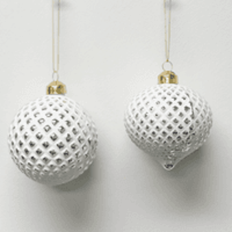 WHITE AND GOLD ROUND DIAMOND/SWIRL ORNAMENTS