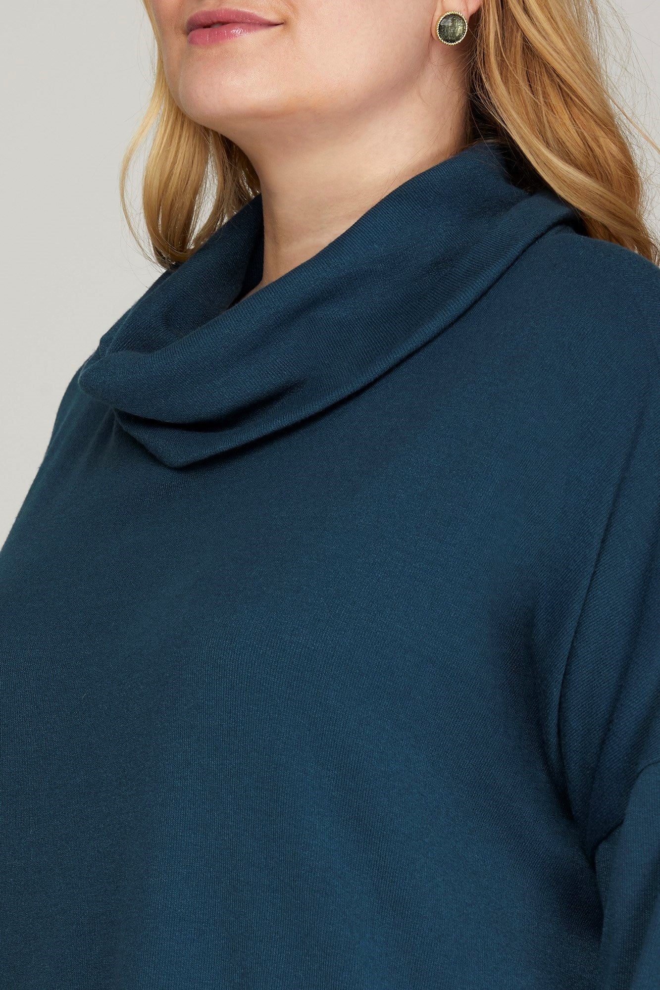 Curvy Long-Sleeved Turtleneck Knit Top