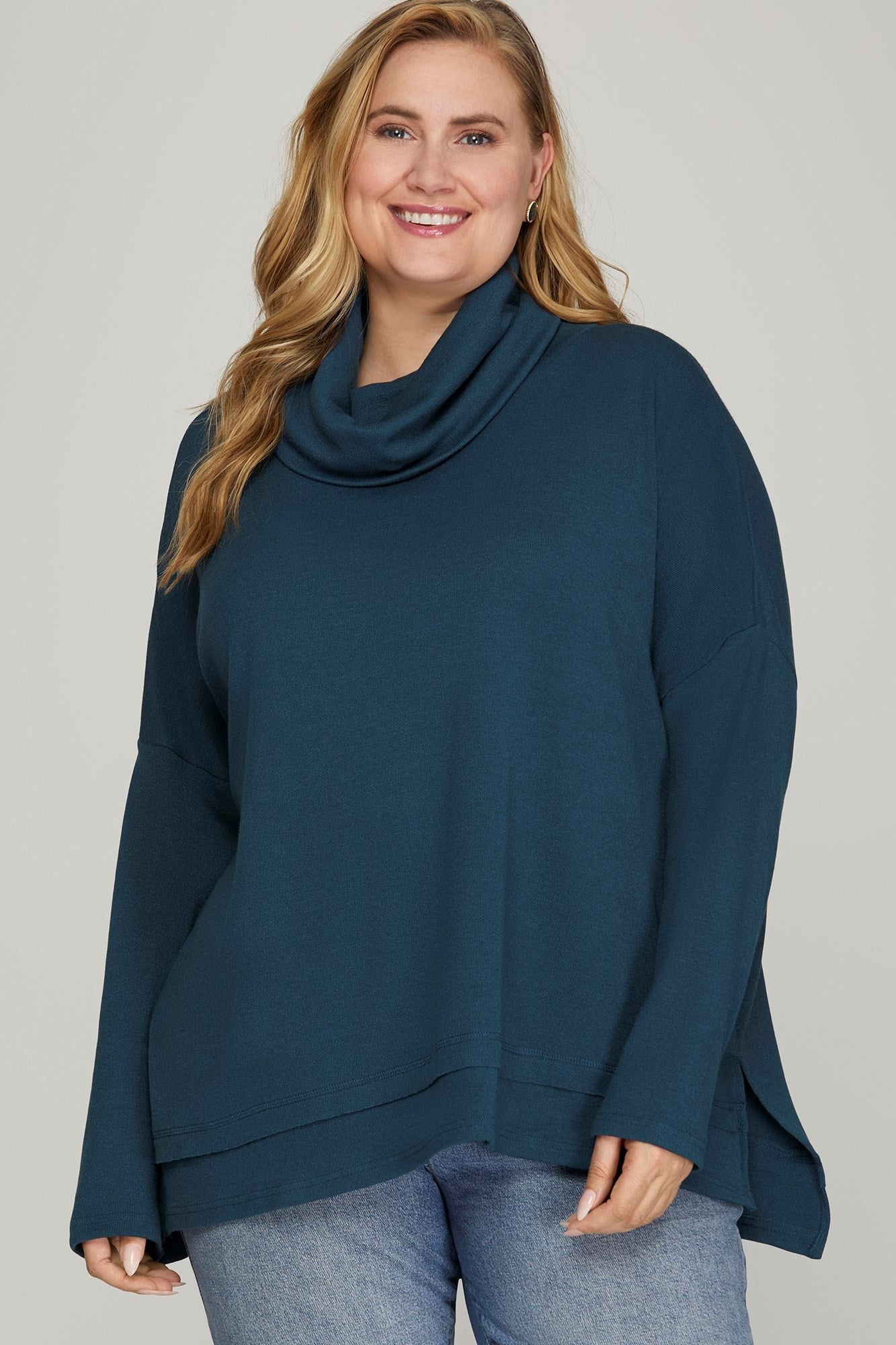 Curvy Long-Sleeved Turtleneck Knit Top