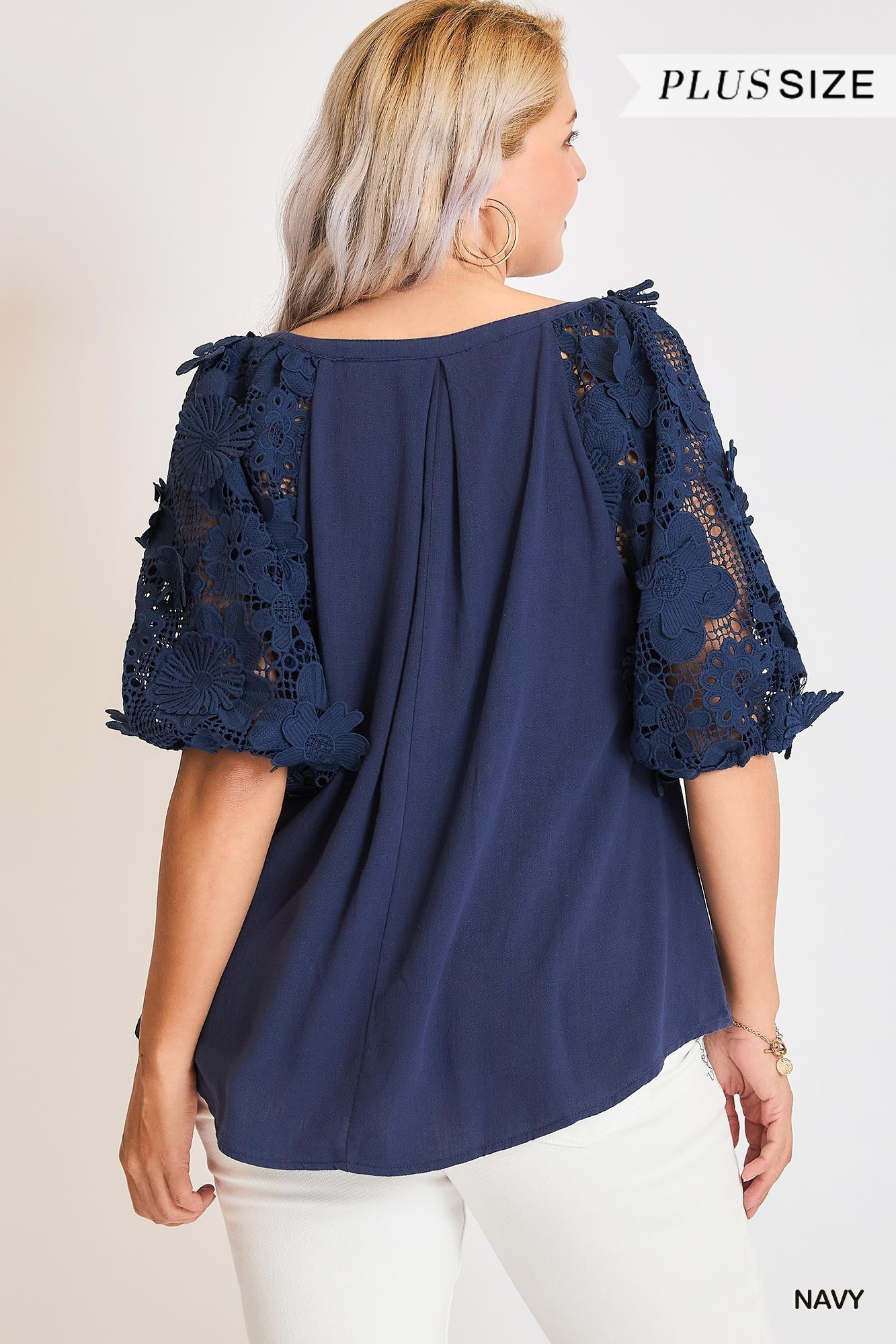 Curvy cutout sleeve linen top